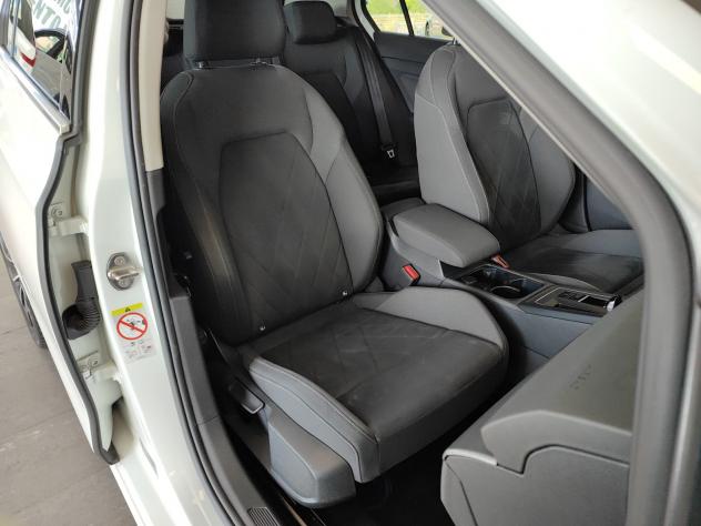 Volkswagen Golf 2.0 TDI Style DSG FariLED Adaptive Cruise Sensori - Foto 5