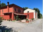 AMPIO LOCALE COMMERCIALE CON GIARDINO