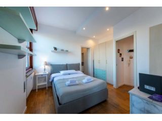 HouSmart  Masini 4
