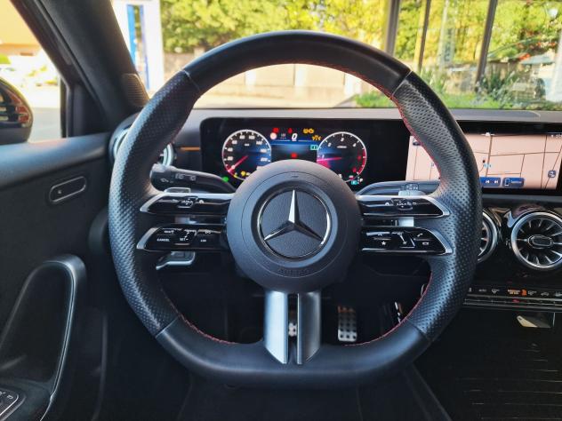 Mercedes-Benz Classe A A180d Premium Plus AMG Aut. - Foto 10