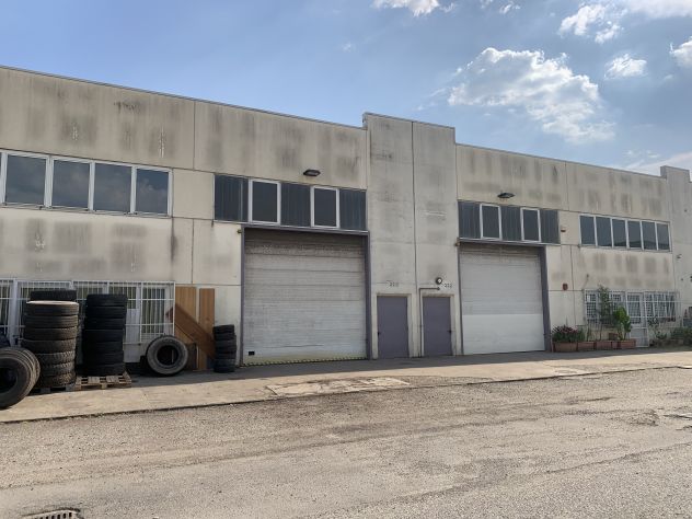 VENDESI Capannoni artigianali 750 m² – Leinì (Torino)