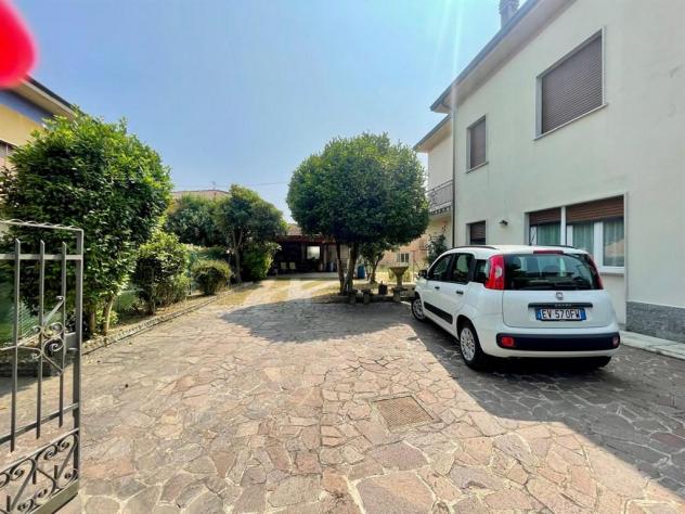 VILLA SINGOLA BIFAMIGLIARE COMPOSTA DA 2 QUADRILOCALI - GIARDINO - Foto 12