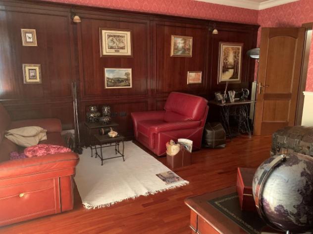 Villa di 340 m² con più di 5 locali e box auto doppio in vendita a San Felice sul Panaro - Foto 9