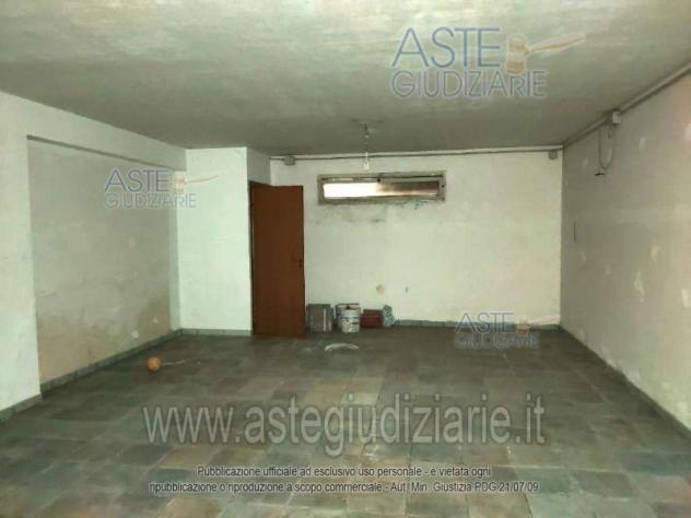 IMMOBILI-IMMOBILE COMMERCIALE-via palermo n. 158 - Foto 2