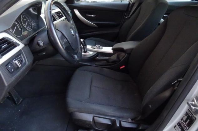 BMW Serie 3 318d Touring Business aut. - Foto 6