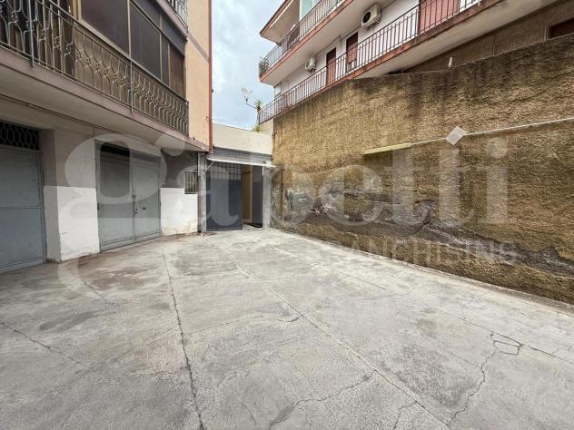 Magazzino - Misterbianco . Rif.: Cod. rif DR098 affitACG - Foto 2