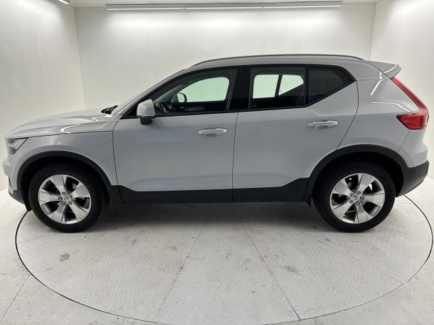 Volvo XC40 T2 automatico Momentum Pro - Foto 6