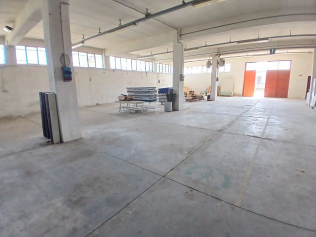 Magazzino di 381 mq alla Baraccola