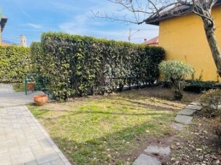 BAVENO FERIOLO 2 CAMERE SALA CUCINA SERVIZI GIARDINO TAVERNA POSTO AUTO