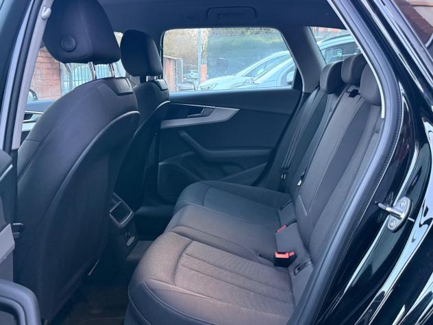 Audi A4 Avant 30 TDI/136 CV S tronic Business Advanced - Foto 9