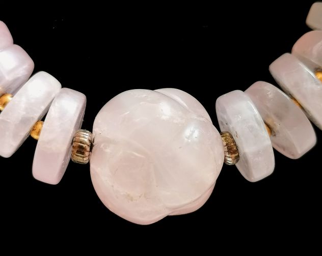 IMPORTANTE BELLISSIMA COLLANA A RONDELLE E BOULLES IN QUARZO ROSA E ARGENTO. - Foto 3