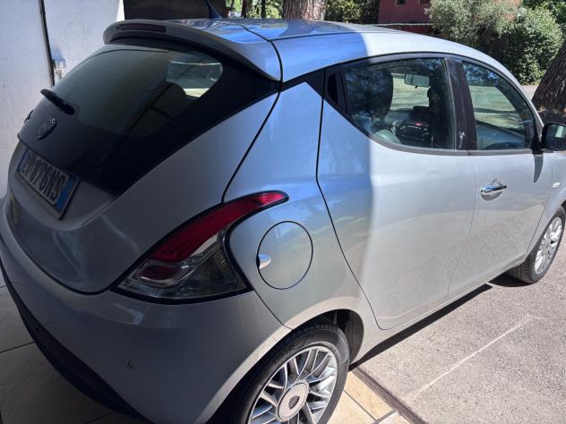 Lancia Ypsilon 1.2 69 CV 5 porte S&S Platinum - Foto 5