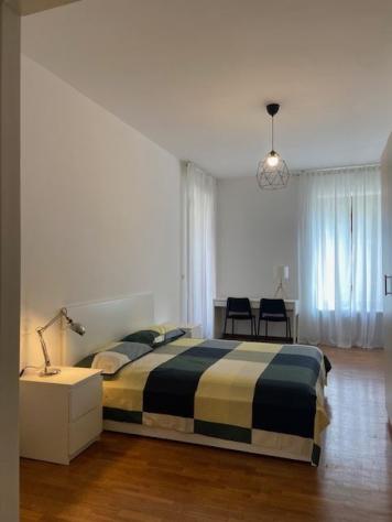 Camera arredata in elegante appartamento zona Valentino - Foto 4