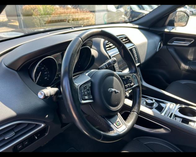 Jaguar F-Pace 2.0d 180 CV AWD aut. R-Sport - Foto 10