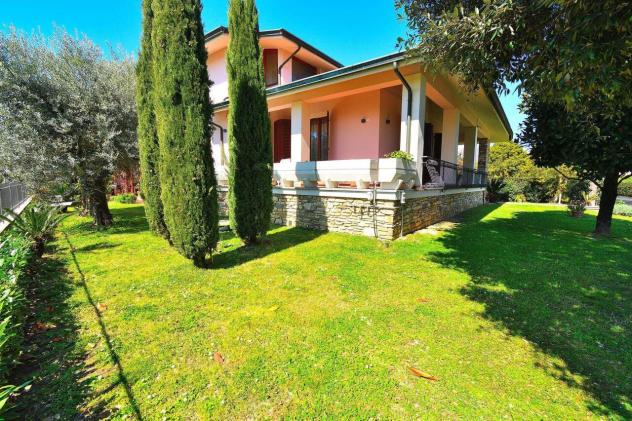 Villa in vendita a Pescia