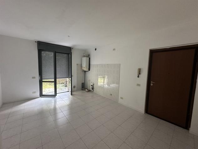 BILOCALE CON CORTILE A LECCO Belledo - Foto 4