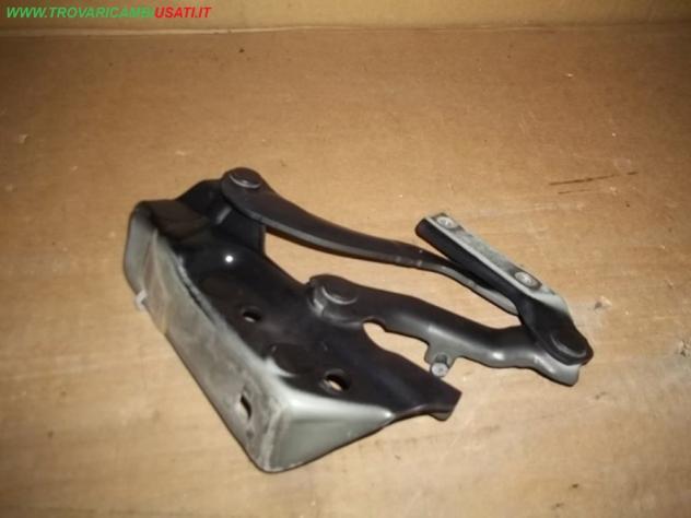 CERNIERA COFANO ANT. D. NERO MERCEDES Classe B (W246)  Carrozzeria  Lamierati esterni  Cofano  Cerniera cofano  MERCEDES - Classe B - 01-04-2005 - 01-
