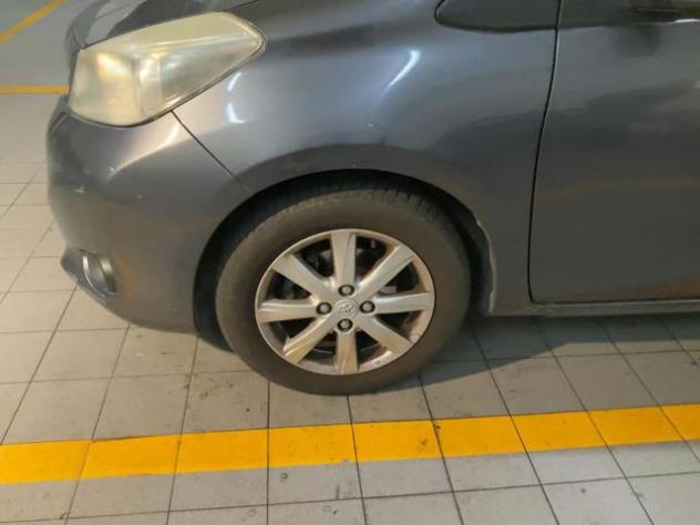 TOYOTA Yaris 1.0 5 porte Lounge rif. 24122674 - Foto 2