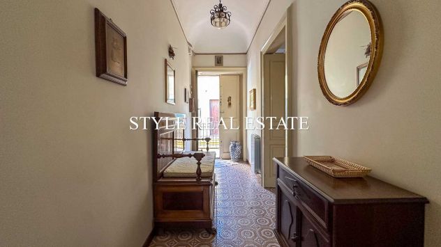 ZONA UMBERTINA IN PALAZZO STILE LIBERTY APPARTAMENTO E DEPANDANCE - Foto 9