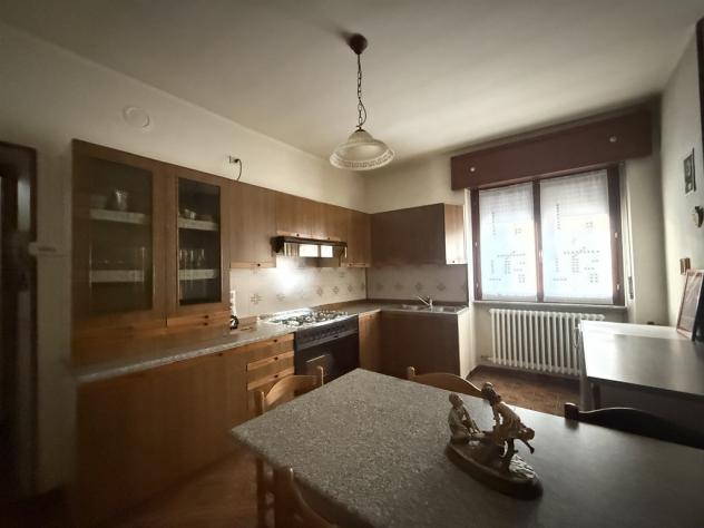 BILOCALE CON NEGOZIO A PIANO TERRA - Foto 3