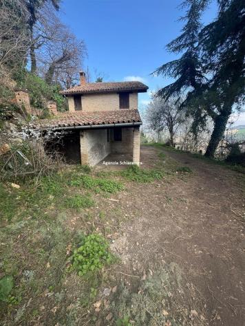 FARNETO VENDESI CASA SINGOLA CON DUE ETTARRI DI TERRENO AGRICOLO - Foto 2