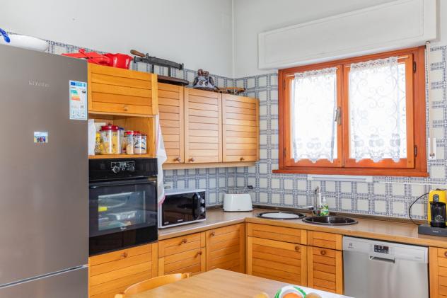 VILLA di 12 vani e di 250 mq (VIAREGGIO) rif. 672 - Foto 18