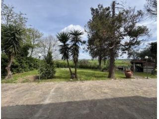 CECCHIGNOLA BILOCALE ARREDATO CON GIARDINO PRIVATO