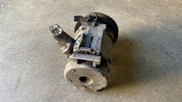Compressore climatizzatore Mitsubishi Pajero 3.2 D-ID V60 del 2001 (MR568289) - Foto 4