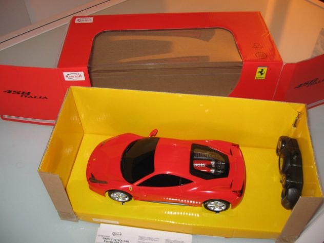 FERRARI 458 ITALIA  NUOVO!!!!!!  MODELLO  IN SCALA 1:18 - Foto 7