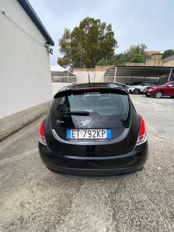 Lancia Ypsilon 1.3 MJT 16V 95 CV 5 porte S&S Silver - Foto 2