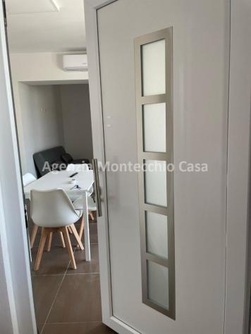 Capannone con scoperto esclusivo e sovrastanti due appartamenti - Foto 18