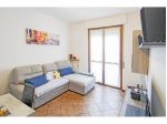 Vendesi luminoso BILOCALE con CANTINA e BOX
