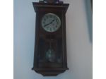 Antico orologio a pendolo