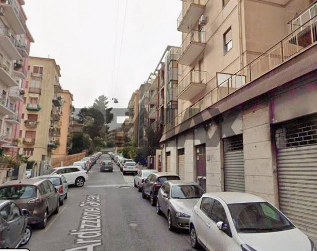 Garage/Box in vendita a Catania, Gioieni