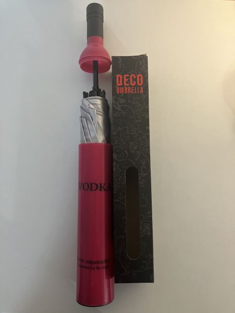Ombrello a forma di bottiglia di Vodka - Fucsia
