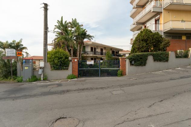 Magazzino in vendita a Tremestieri Etneo