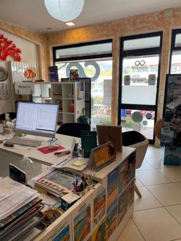 Locale commerciale in vendita a Castelnuovo Magra