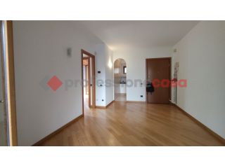 Trilocale Con Terrazzino