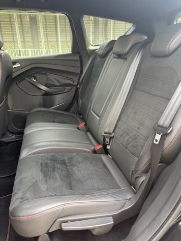 Ford Kuga 1.5 TDCI 120 CV S&S 2WD ST-Line - Foto 10