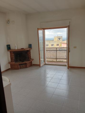 Appartamento trilocale con terrazzo luminoso - Foto 5