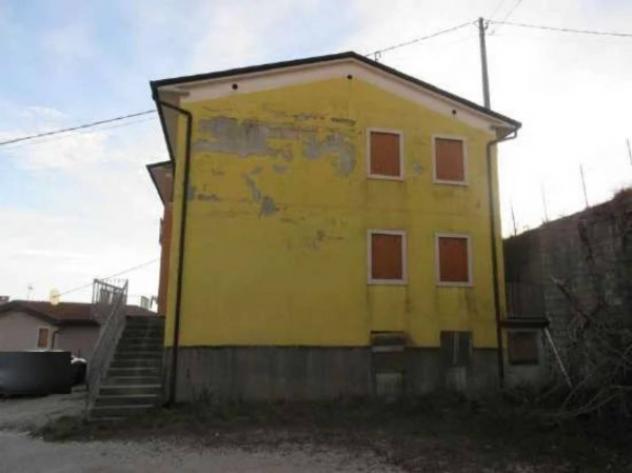 Immobile in asta di 481 m², box auto in vendita a Lusiana Conco - Foto 2
