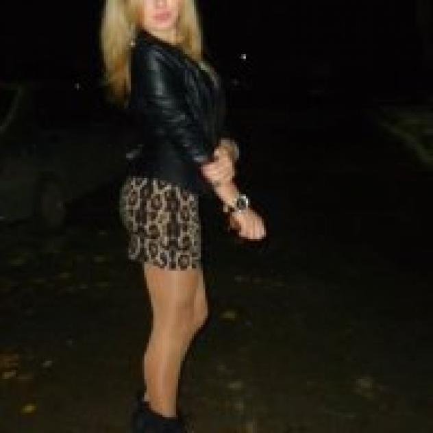 CelineRossa, 25 da Prato Tel: