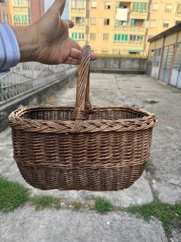 Cesto in Vimini Vintage Robusto e Artigianale Perfetto per Arredo o Uso Quotidia