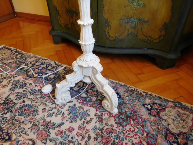 Lampada da terra antica intagliata e dipinta a mano.Tutta restaurata - Foto 3