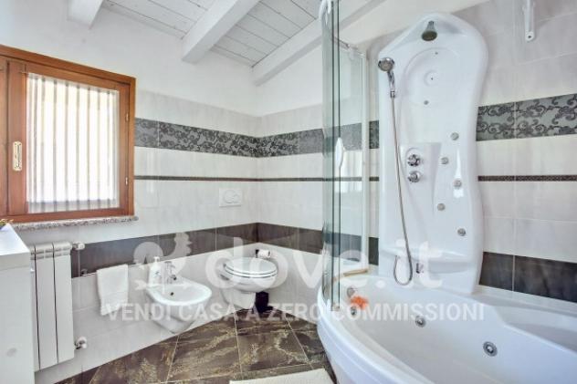 Attico / Mansarda di 77 m² con 3 locali in vendita a Comerio - Foto 13