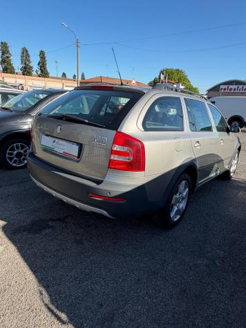 Skoda Octavia 2.0 170CV TDI F.AP. RS - Foto 9
