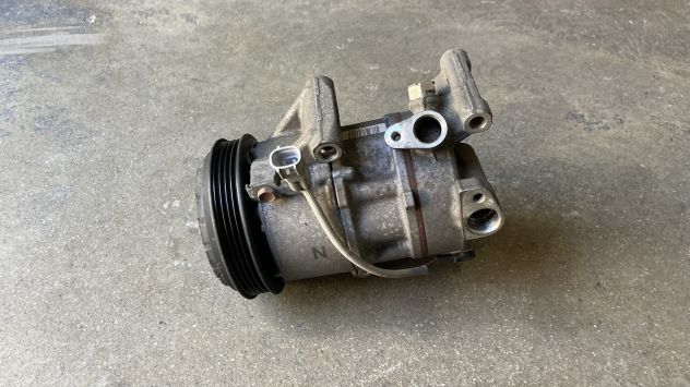 Compressore climatizzatore Toyota Yaris 1.3 benzina del 2013 (447260-4201)