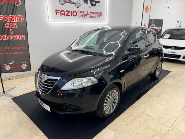 Lancia Ypsilon 1.2 69Cv - Foto 2