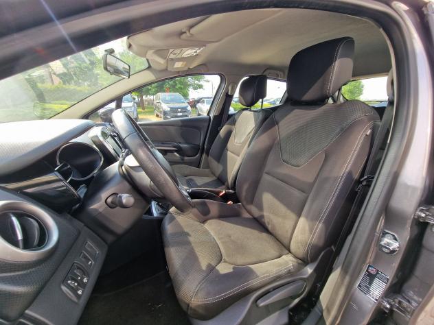 Renault Clio Clio 5p 1.5 dci Costume National 75cv NEOPATENTATO - Foto 9