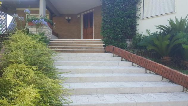 Villa in vendita a Marina di Carrara - Carrara 470 mq Rif: 968243